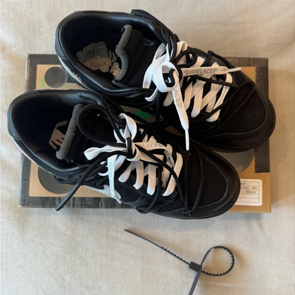 ⚡️NIKE x OFF-WHITE⚡️Lot 50 Metallic Dunk Low Sneakers - Picture 6 of 16